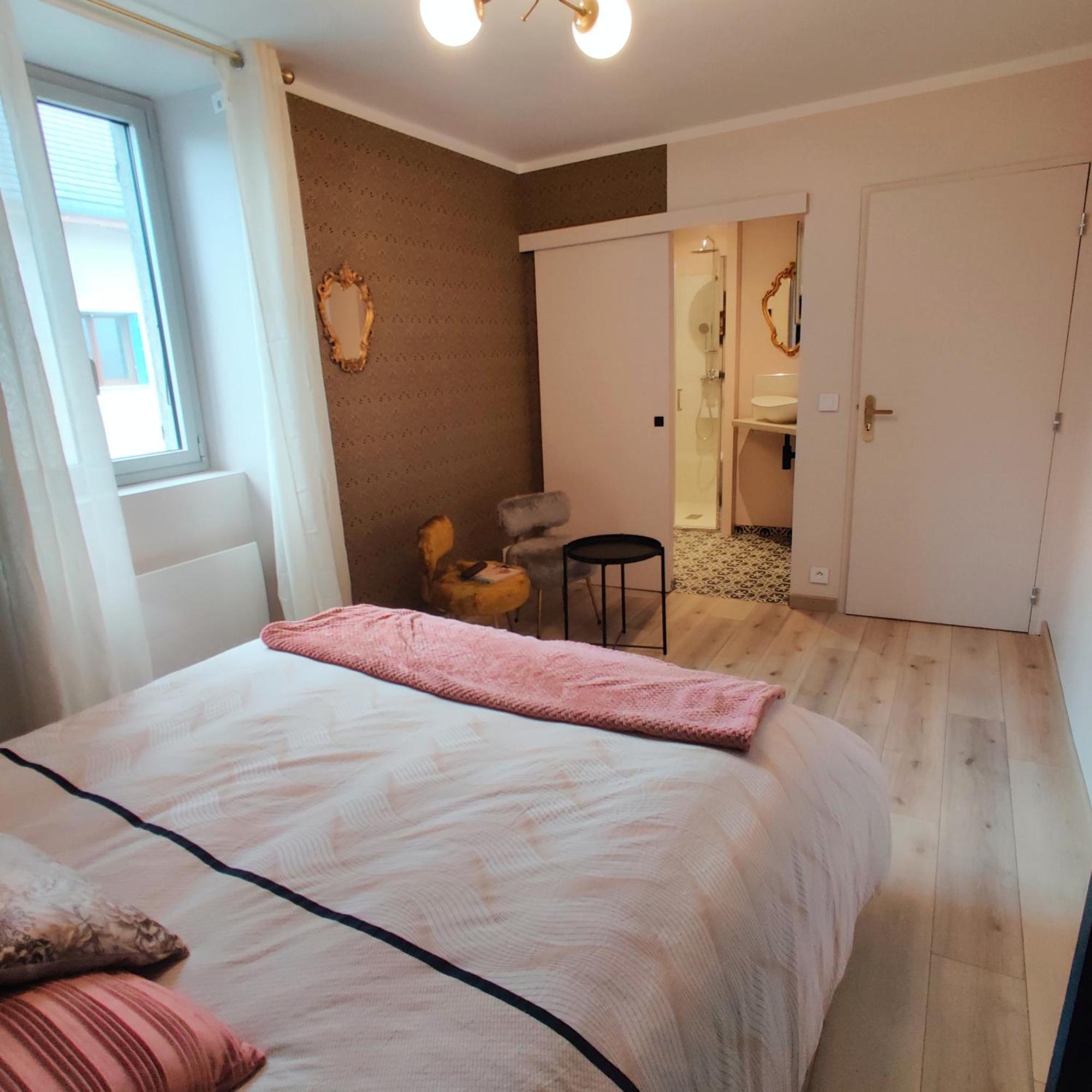 Au Coin Du Chemin Hotell Chambéry Rum bild